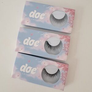 DOE • BRAND NEW False Lashes • FAIRY DUST